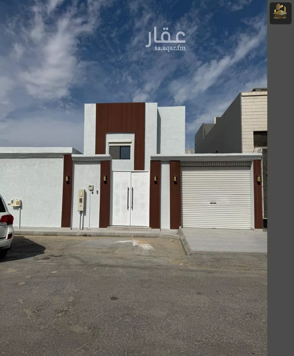 6 bedroom villa in Al Amwaj 1