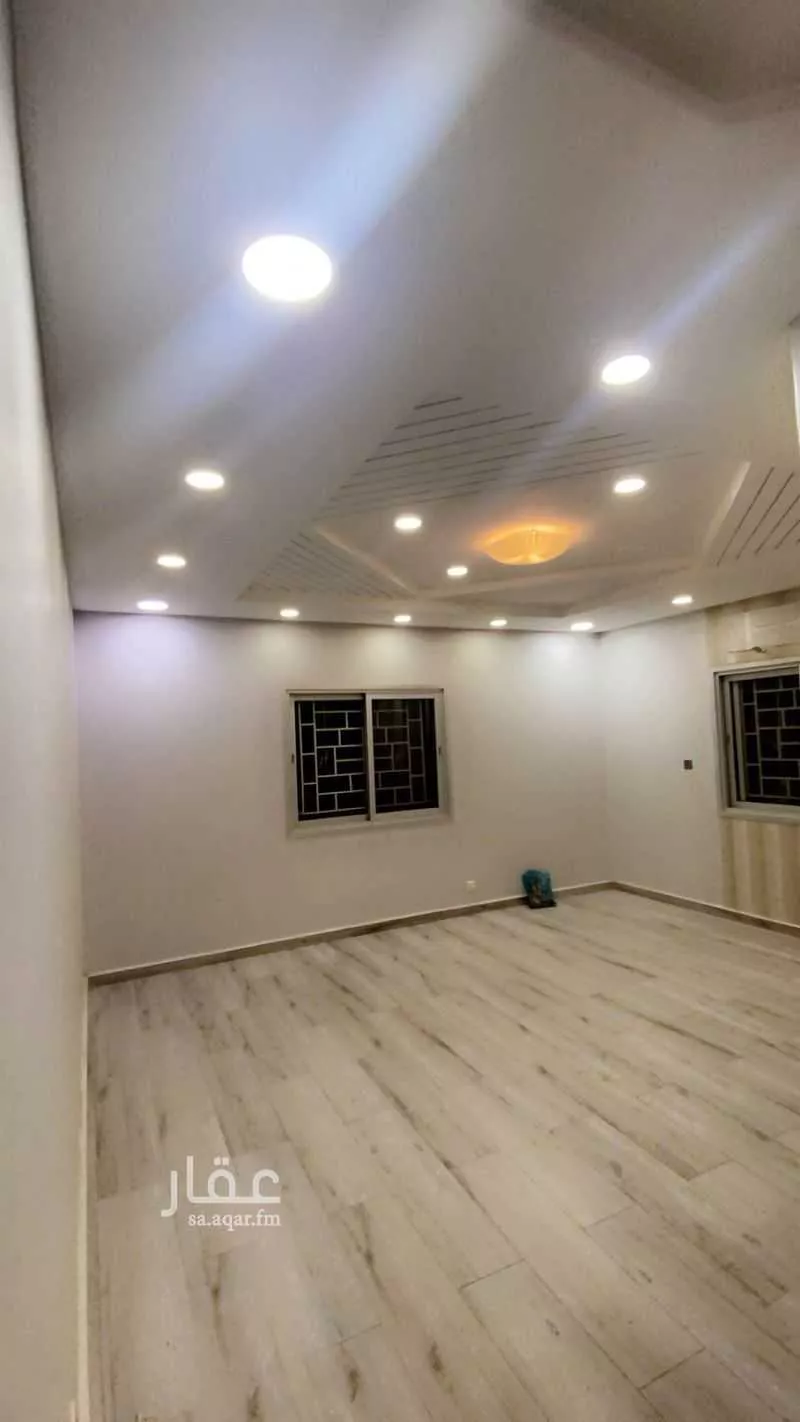 فيلا 44 غرف في الملك فهد 4