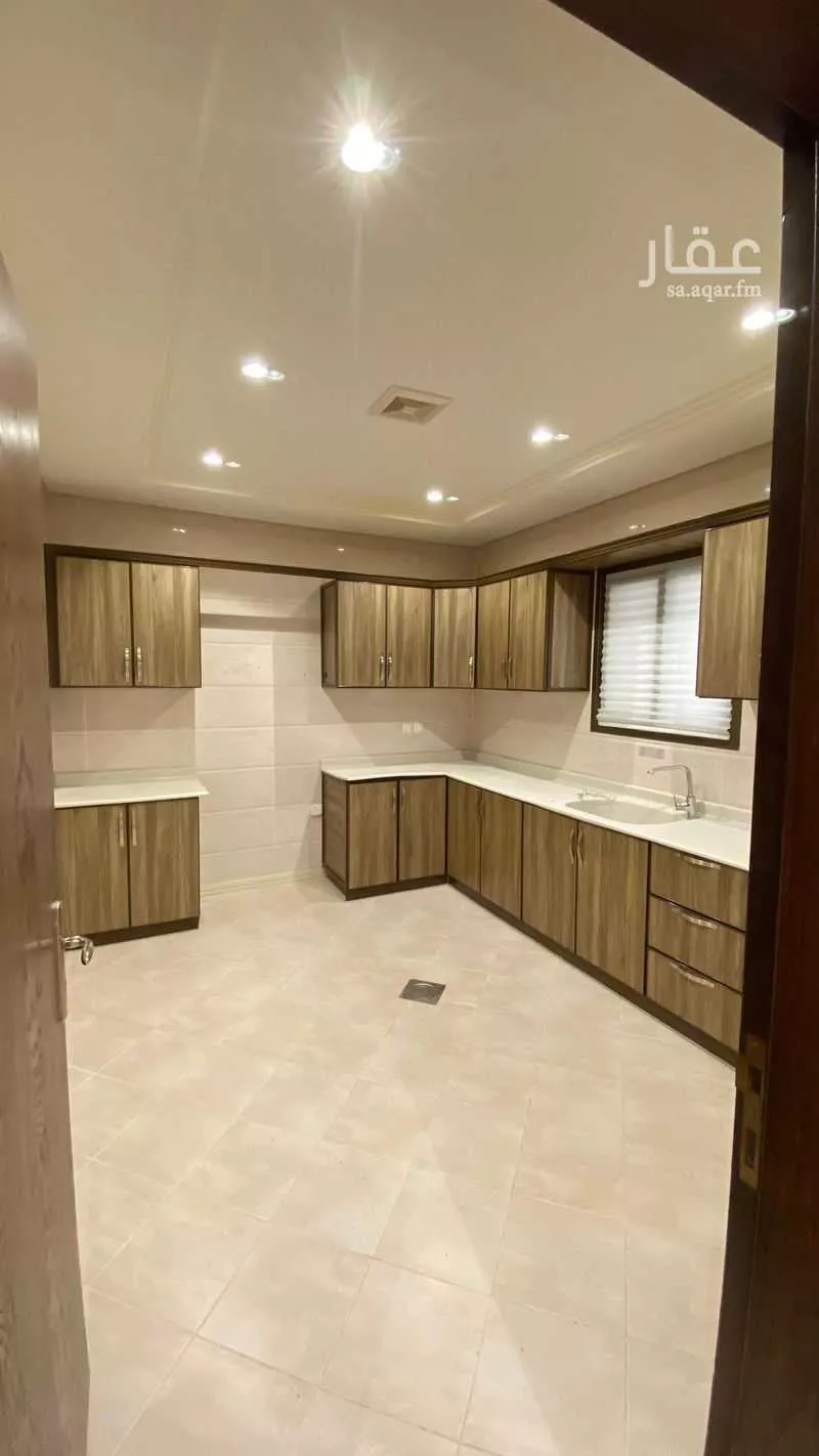 عمارة 1089 م² في الراكة الجنوبية 4