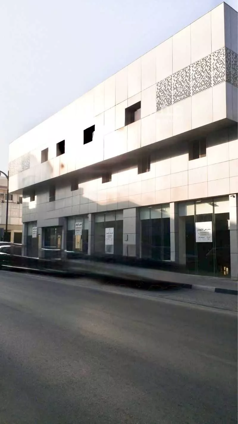 محل 742 م² في الخبر الشمالية 4