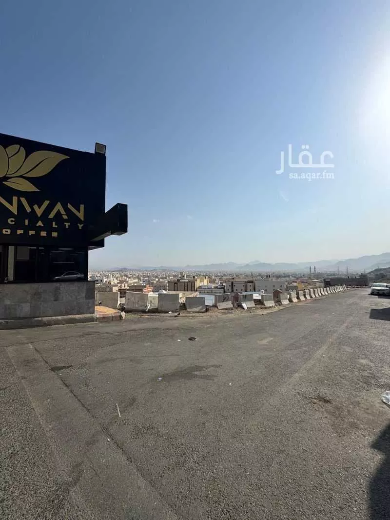 أرض 2072 م² في الخضراء 4