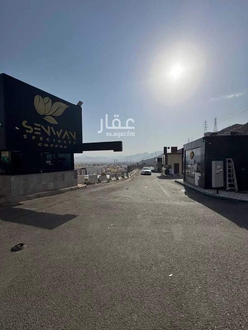 أرض 2072 م² في الخضراء 5