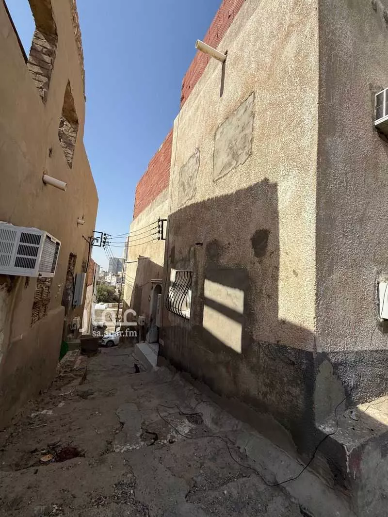 عمارة 142 م² في الجميزة 5