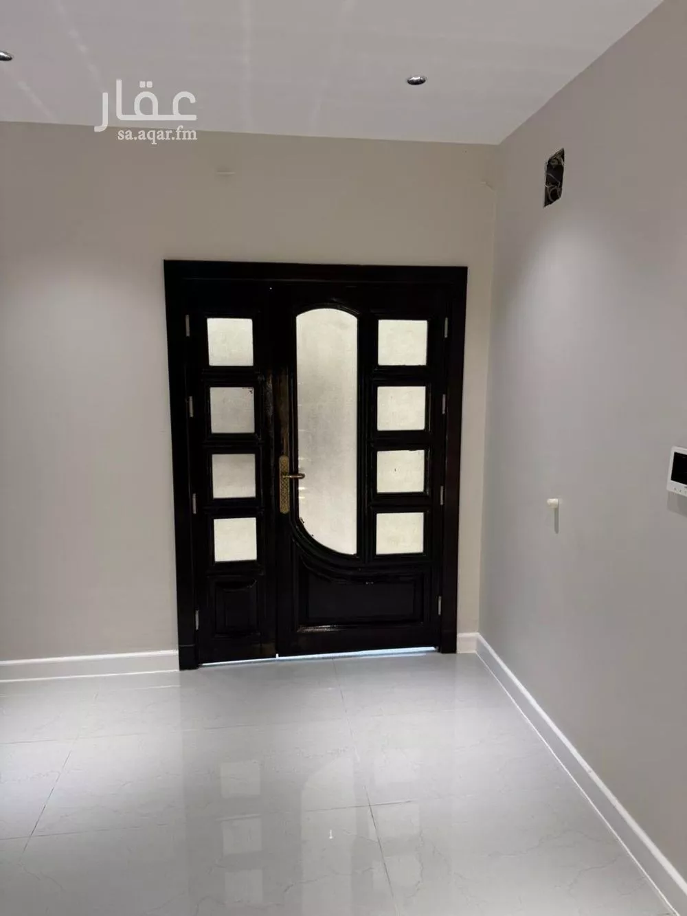 فيلا 9 غرف في الامواج 2