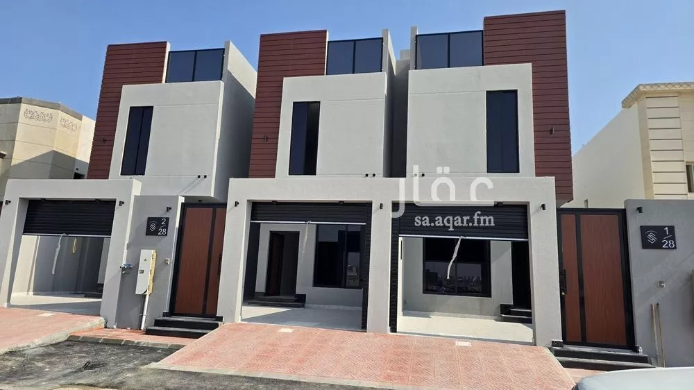 فيلا 5 غرف في العقيق 2