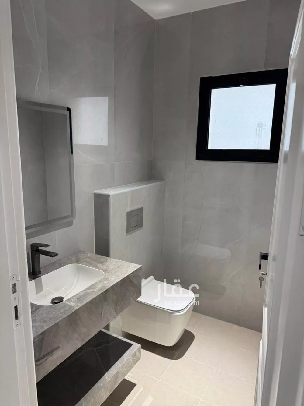 فيلا 9 غرف في الامواج 4