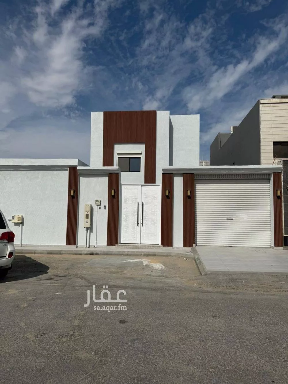 فيلا 9 غرف في الامواج 1