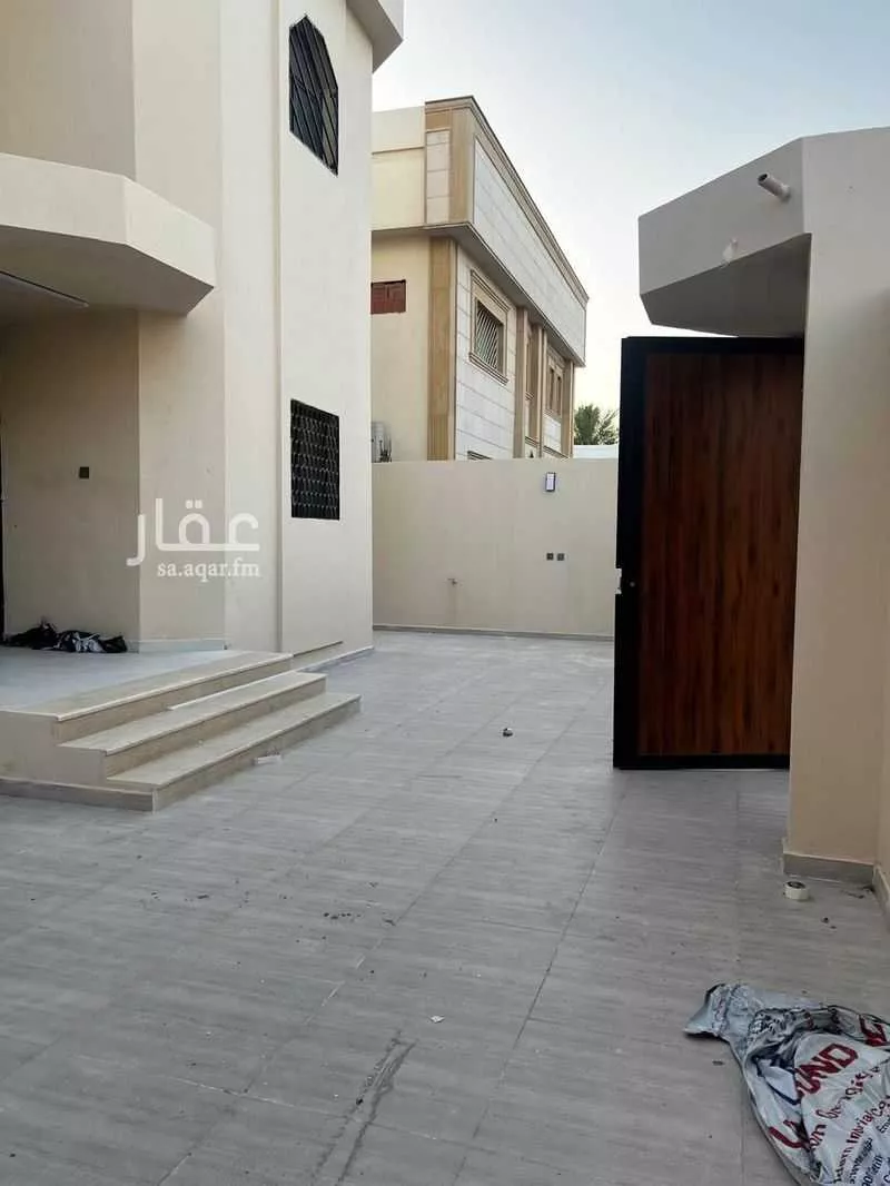 فيلا 14 غرف في الروضة 3