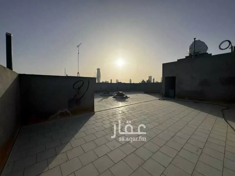 5 bedroom villa in King Fahd, Riyadh 6