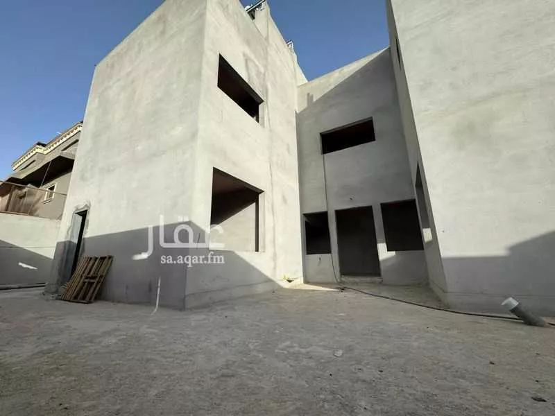 5 bedroom villa in King Fahd, Riyadh 8