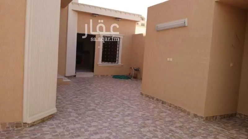 شقة 5 غرف في الخليج 5