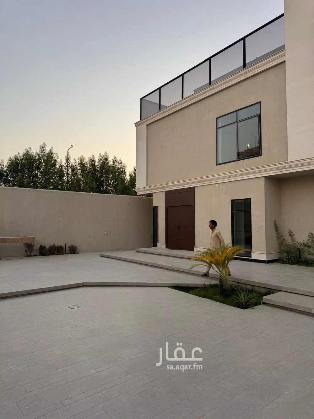 فيلا 5 غرف في النرجس 4