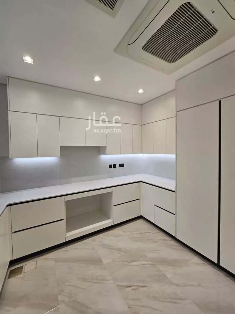 4 bedroom villa in Riyadh 13