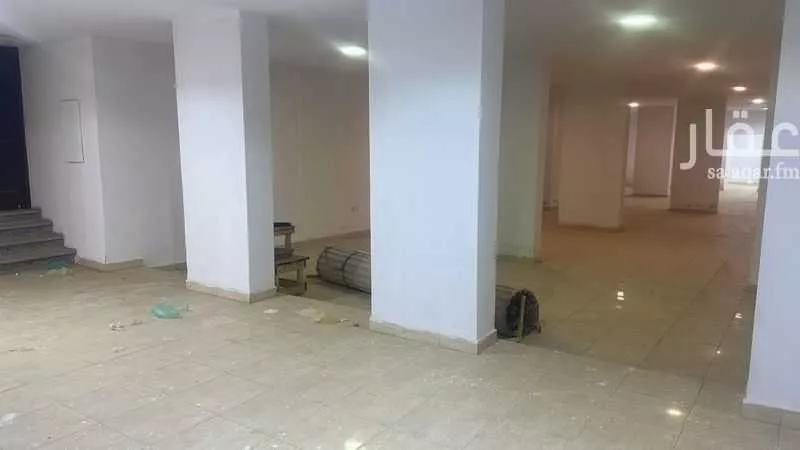 مستودع 899 م² في المطار 4