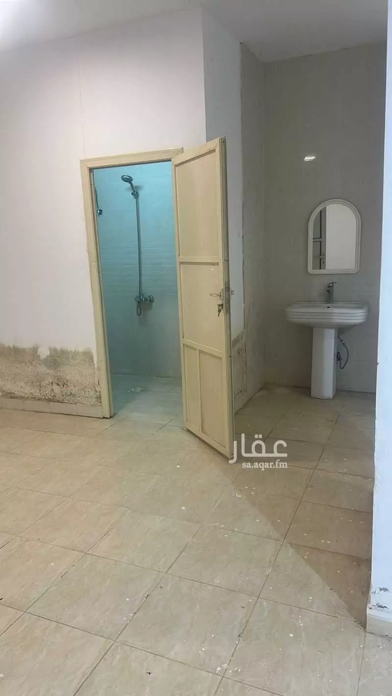 مستودع 899 م² في المطار 5