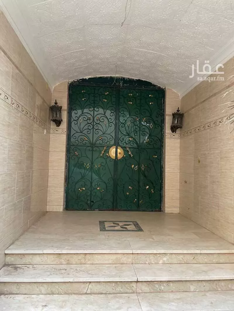 802 sqm building in Al Difa 2