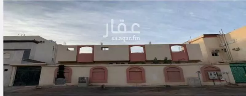 802 sqm building in Al Difa 3