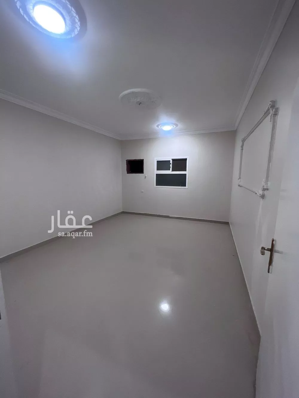 4 bedroom floor in Dhahrat Laban 5