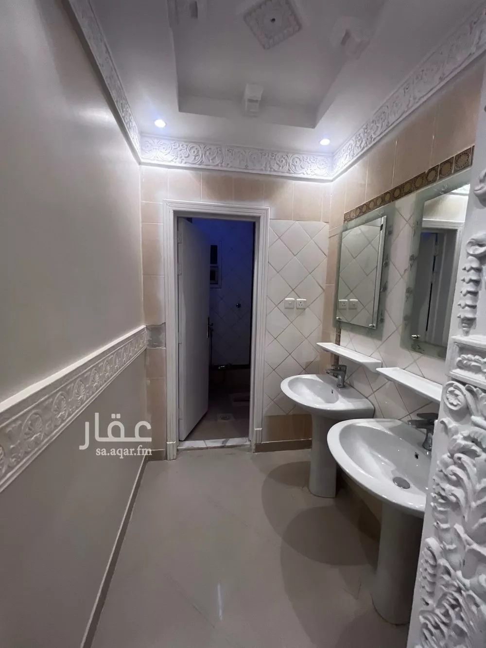 4 bedroom floor in Dhahrat Laban 1