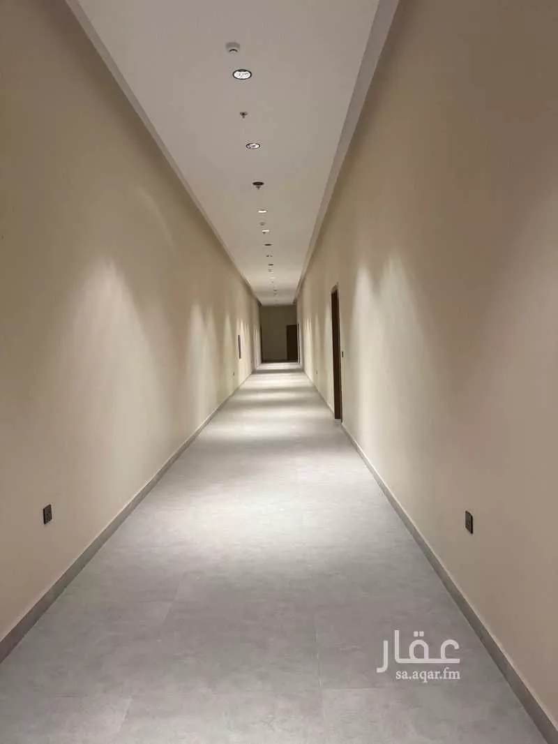 مكتب 4600 م² في الملقا