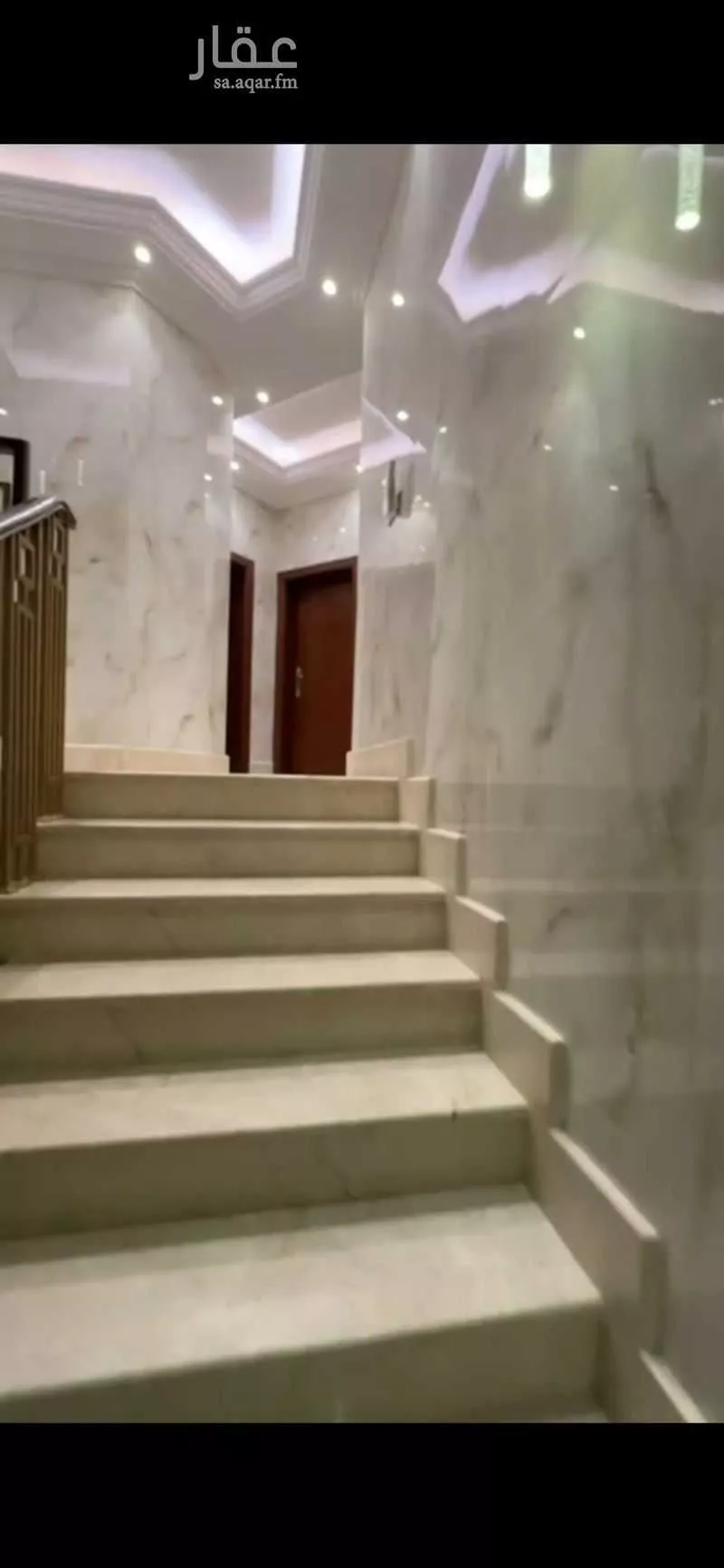 فيلا 5 غرف في البساتين 3