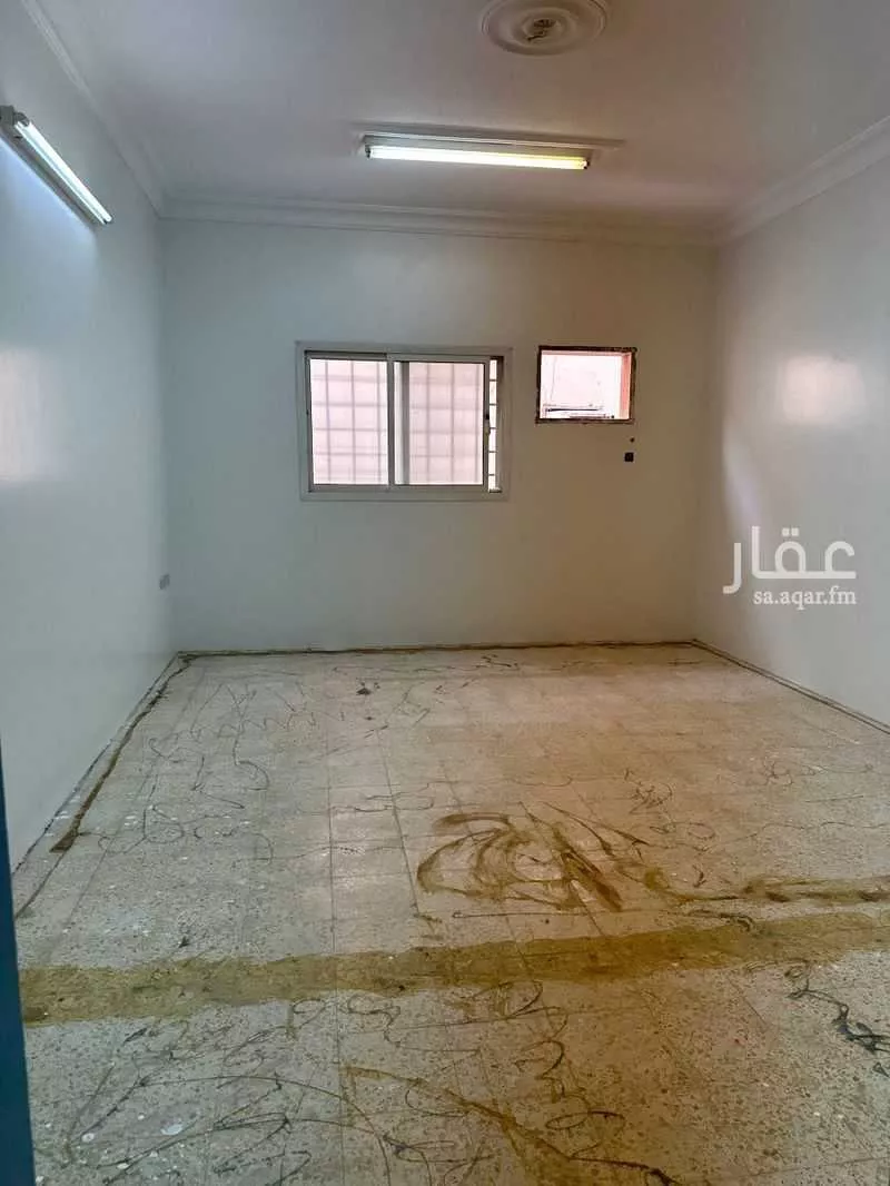 عمارة 837 م² في الخليج 3