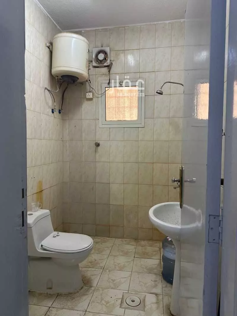 عمارة 837 م² في الخليج 4