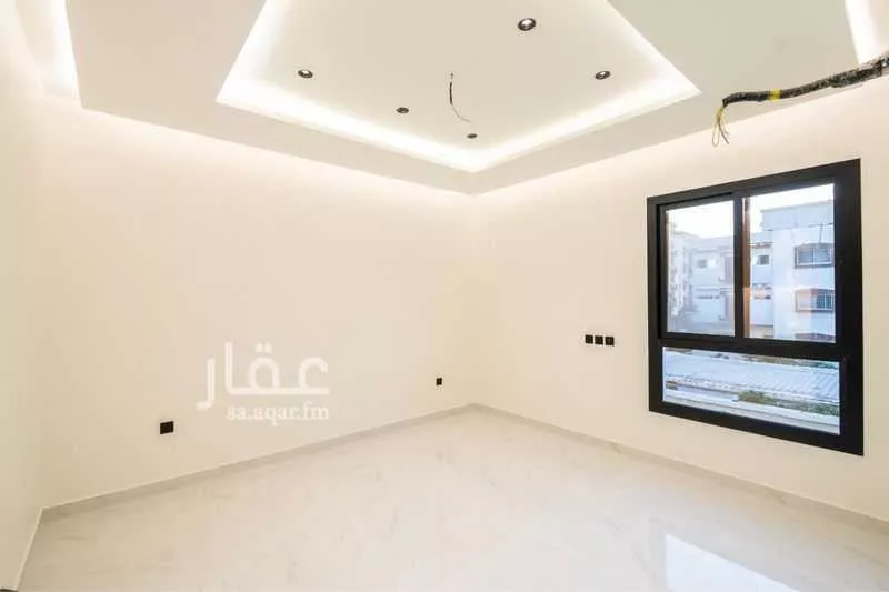 شقة 4 غرف في الروضة 5