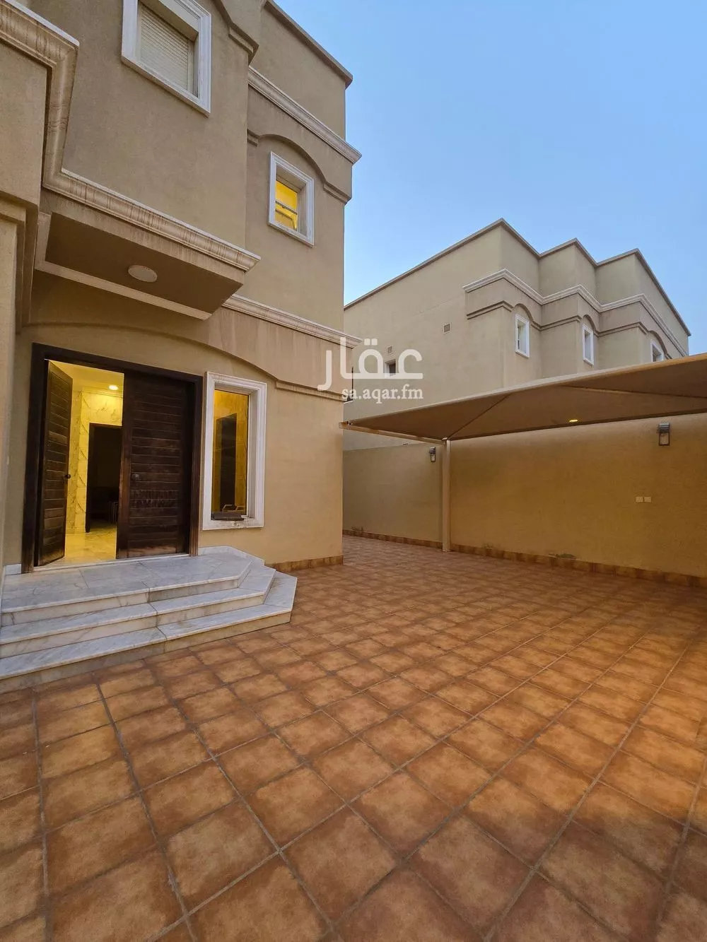 فيلا 8 غرف في الزمرد 5