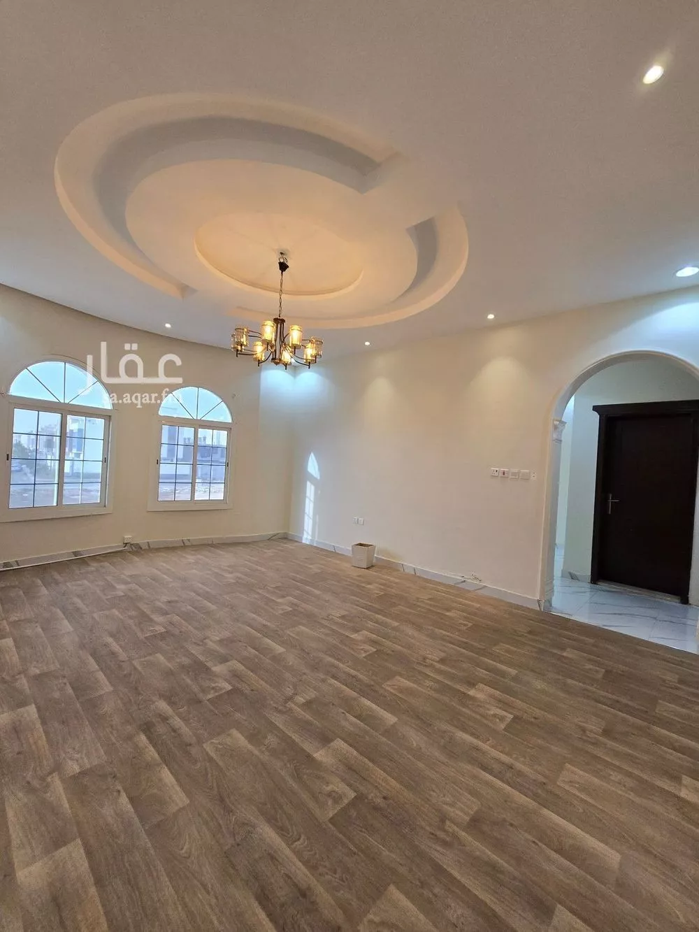 عقار 9 غرف في الزمرد، جدة 15