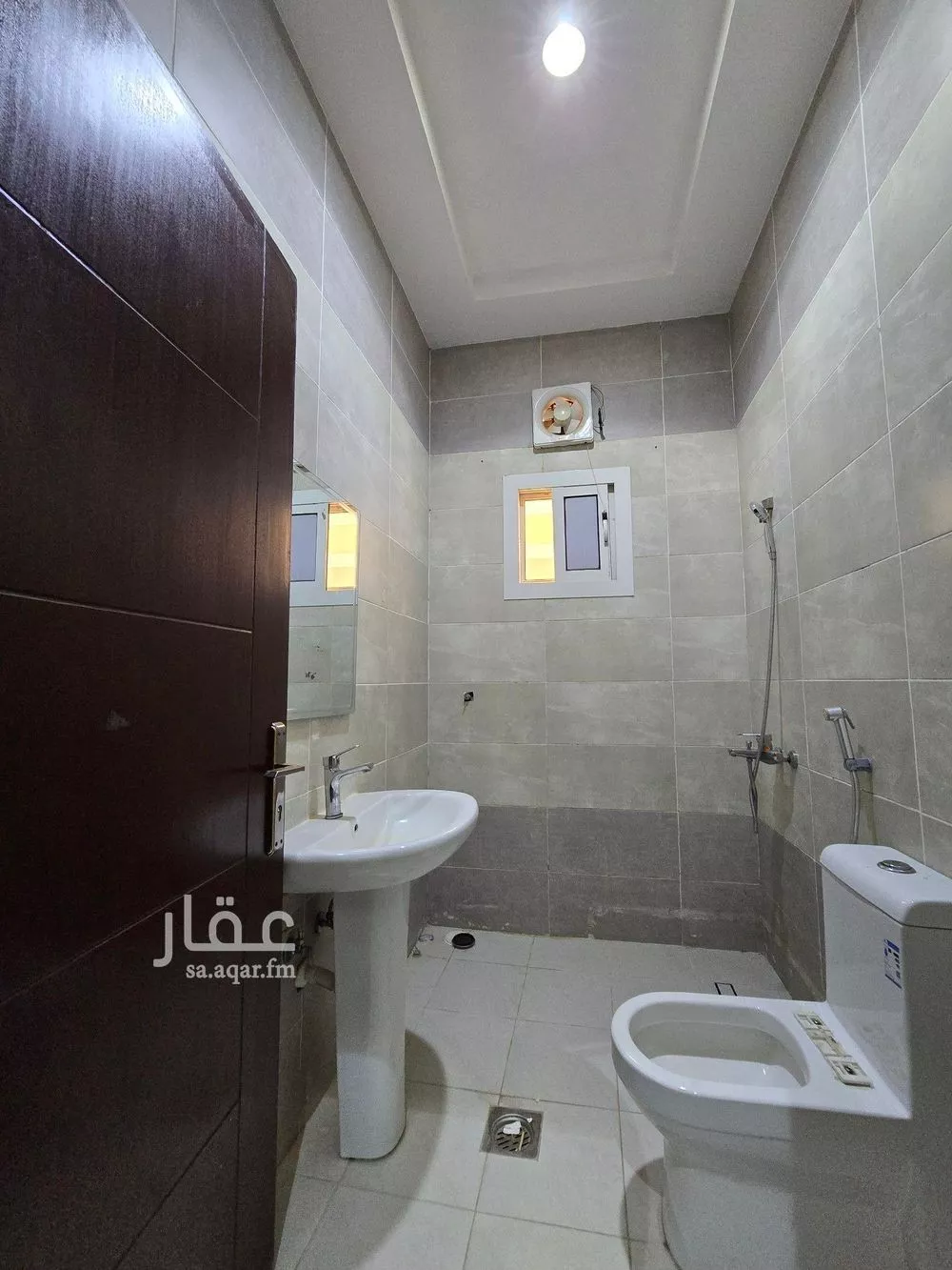 عقار 9 غرف في الزمرد، جدة 22