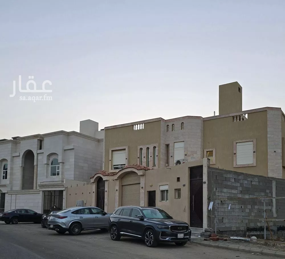 827 sqm building in Al Shiraa 2