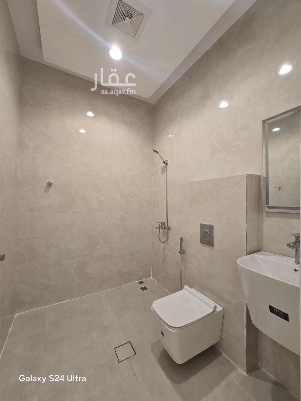 7 bedroom villa in Al Lulu 25