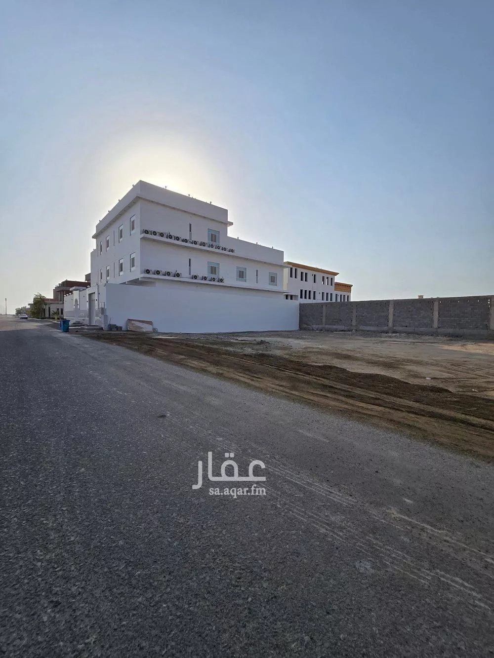 أرض 900 م² في الزمرد 5