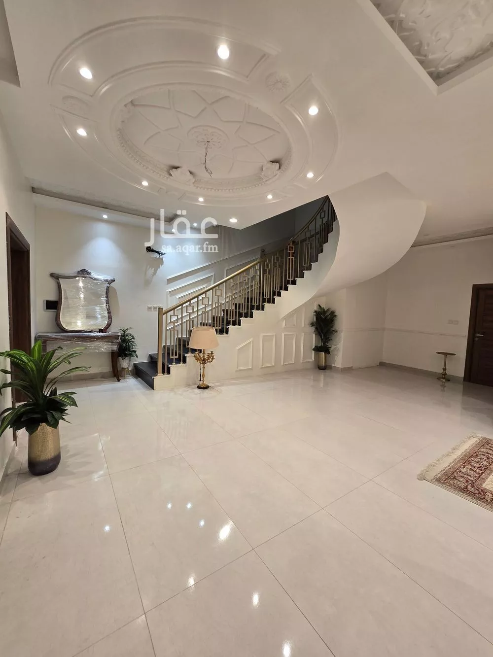 827 sqm building in Al Shiraa 3