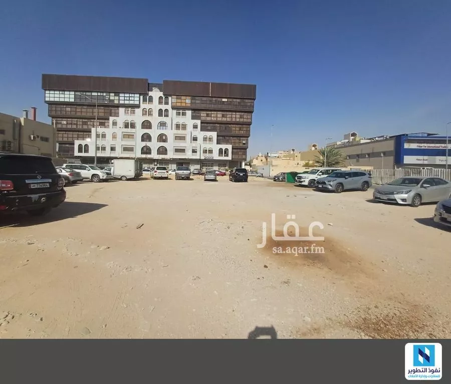 أرض 7404 م² في المربع 1