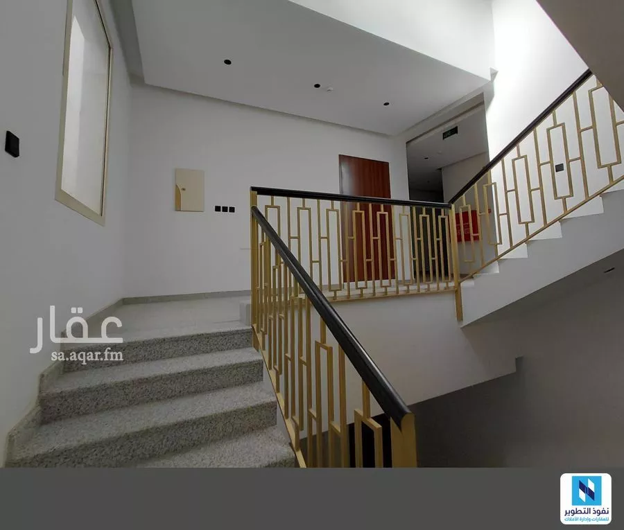 عمارة 916 م² في العارض 4