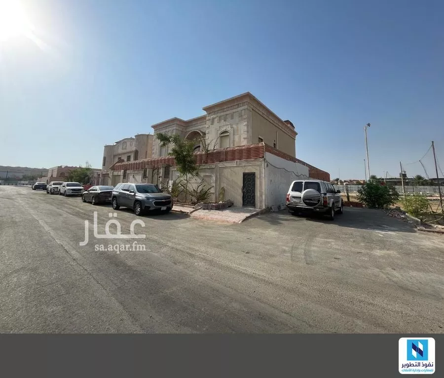 9 bedroom villa in Al Shati 3