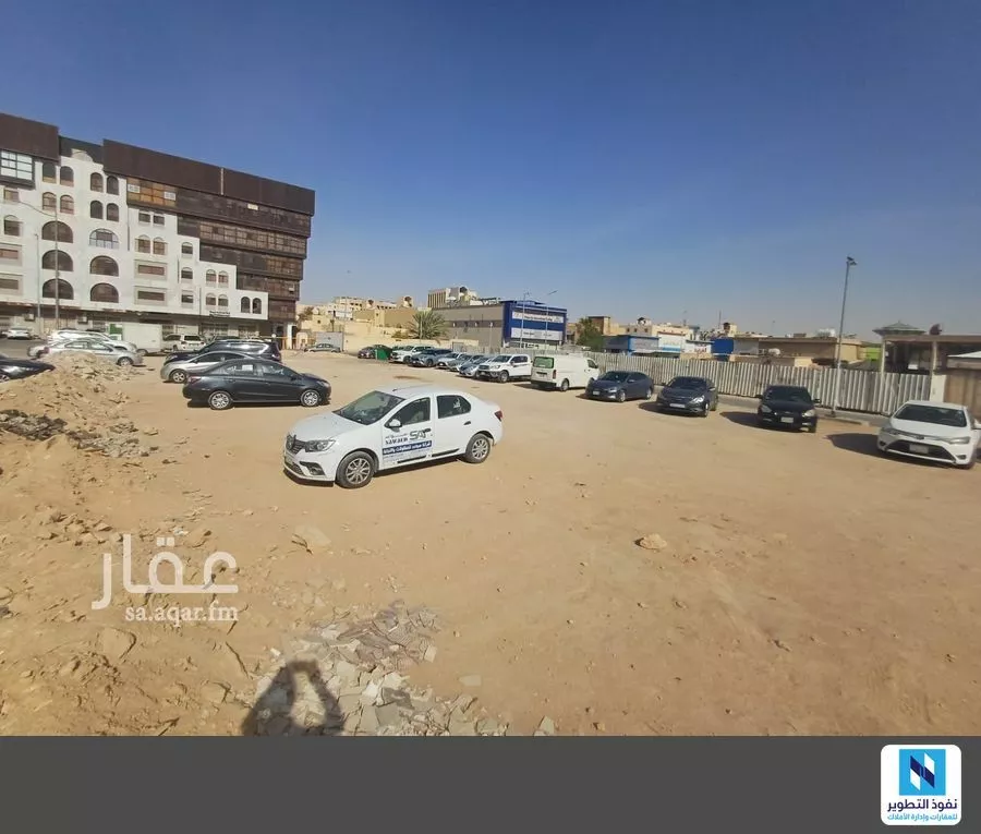 أرض 7404 م² في المربع 2