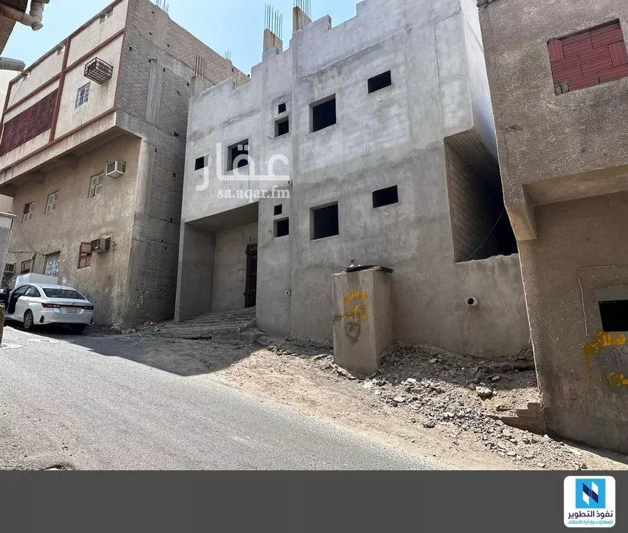 5 bedroom villa in Al Khansa 2