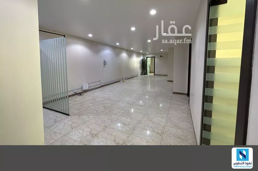 مكتب 4329 م² في الملك فيصل 4