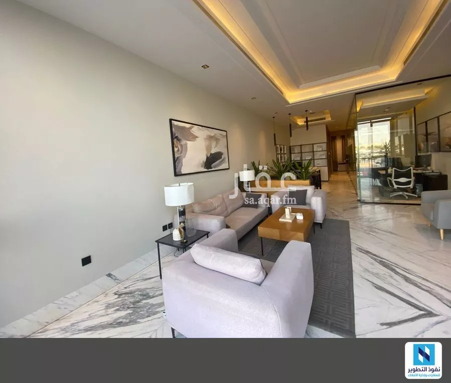 محل 1622 م² في العارض 4