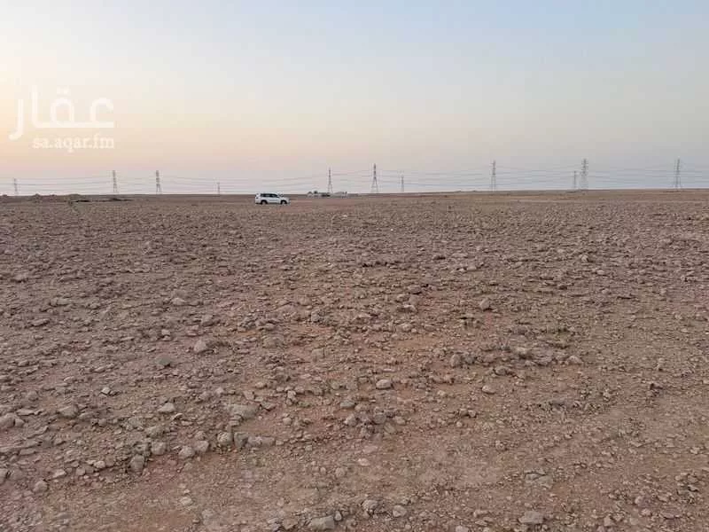 أرض 923 م² في الشرق 3