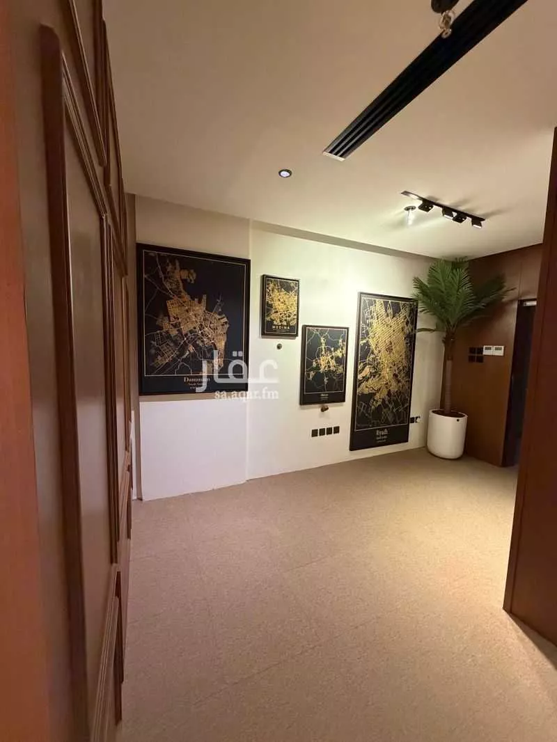 مكتب 81 م² في الصحافة 1