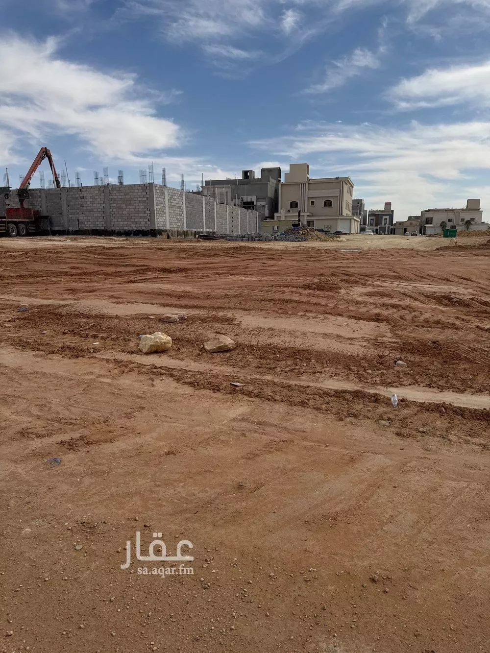 أرض 942 م² في الشرق 1