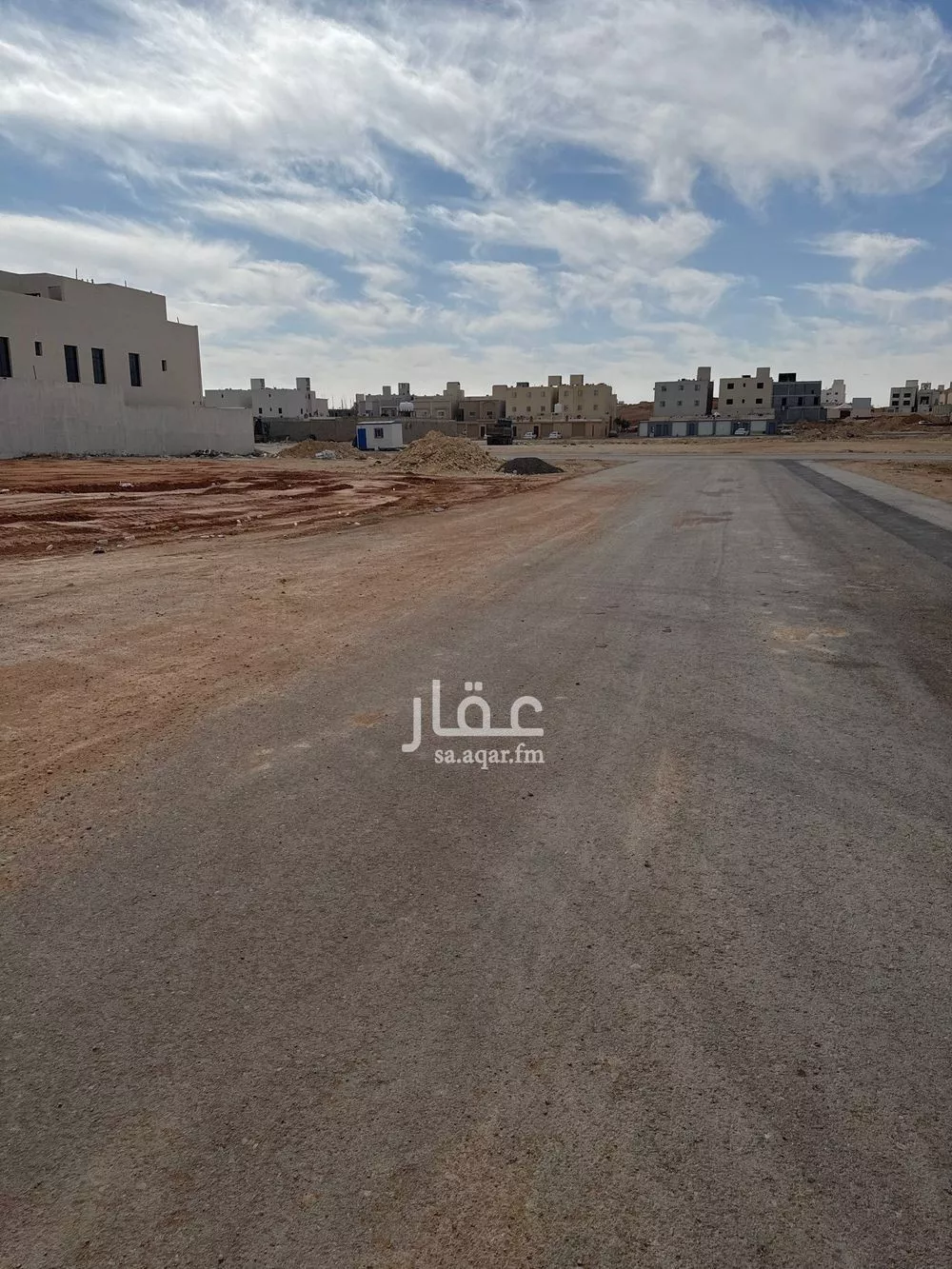 أرض 942 م² في الشرق 4