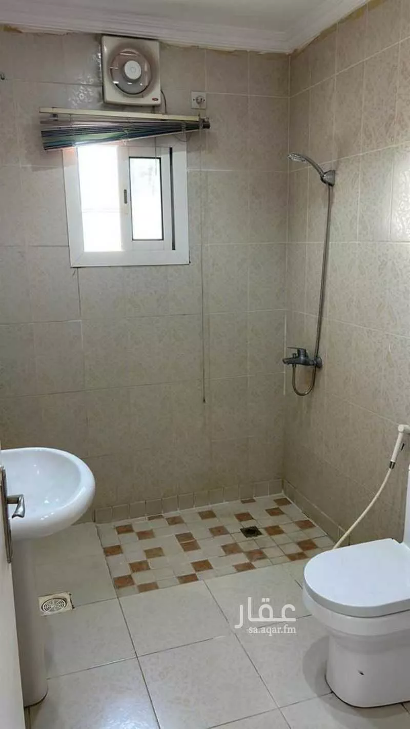 عمارة 782 م² في الفلاح 5