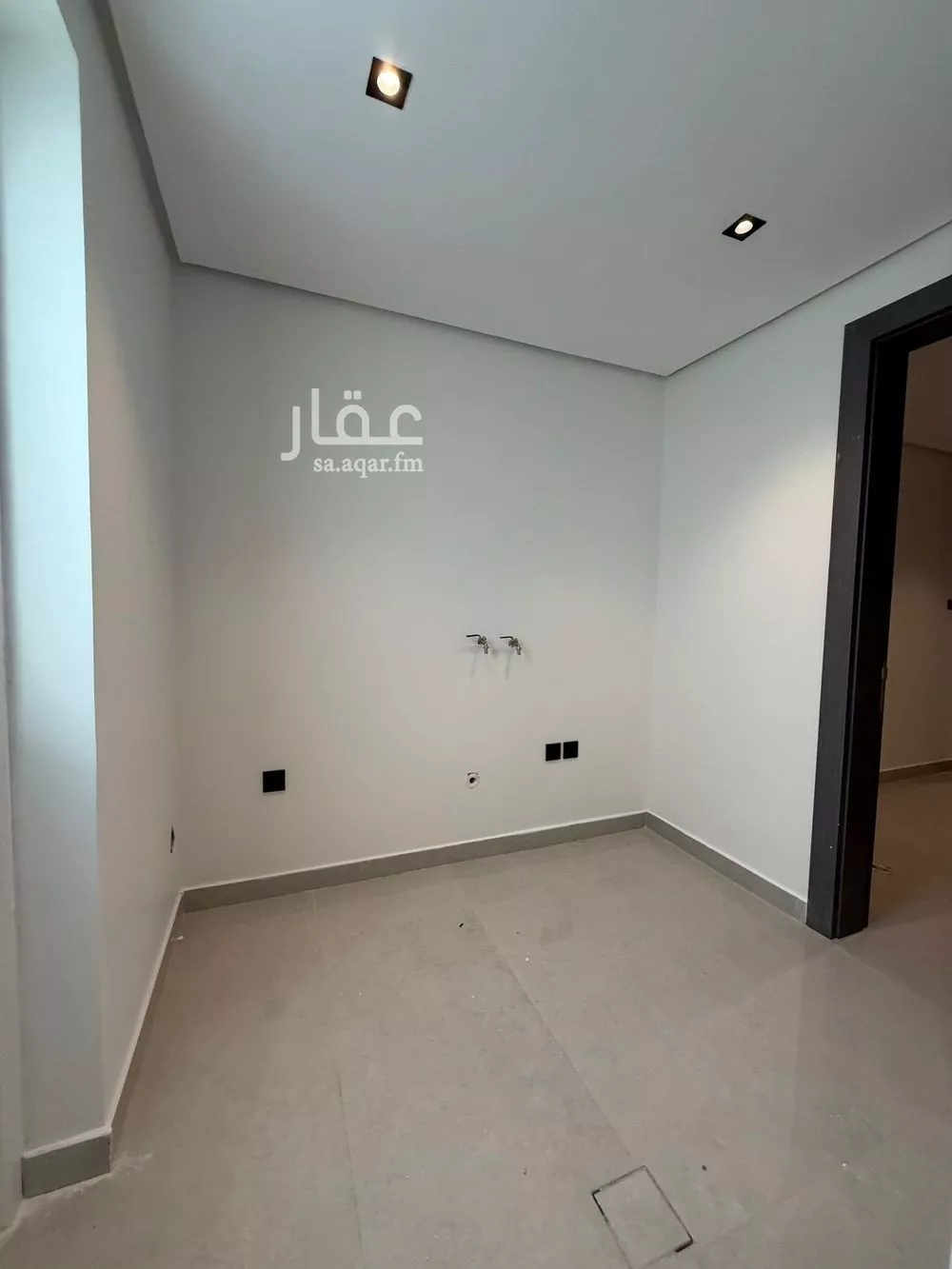 فيلا 4 غرف في السيف 4