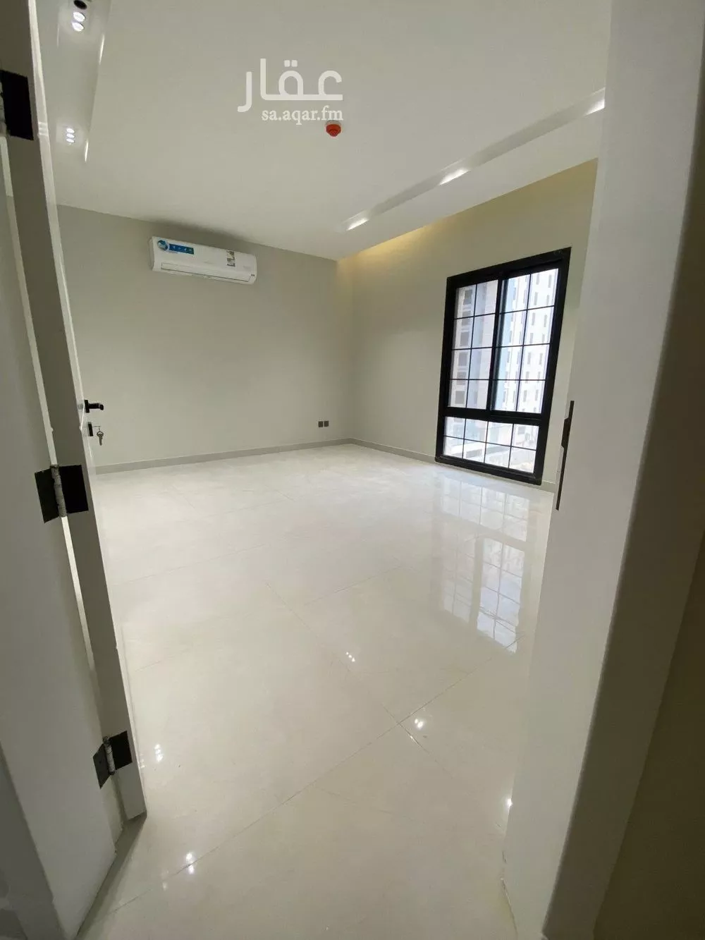 شقة 3 غرف في الحمرا 1