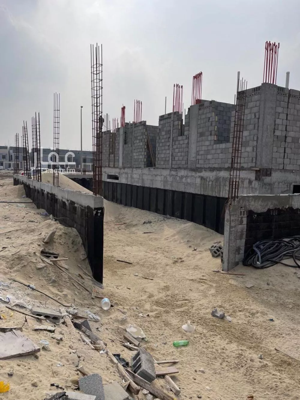 أرض 844 م² في الامواج 1